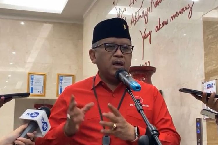 Sekretaris Jenderal PDI-P Hasto Kristiyanto di Kantor DPP PDI-P, Jalan Diponegoro, Jakarta, Jumat (2/6/2023).