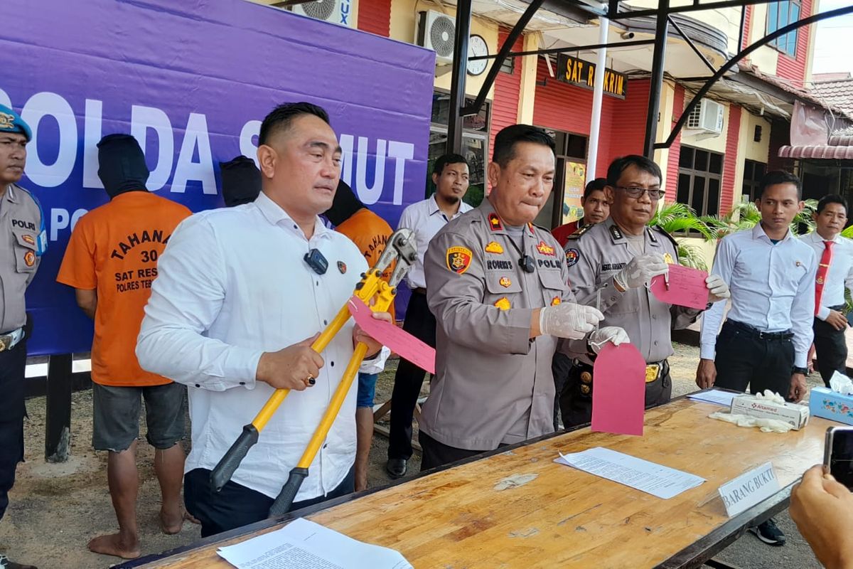 Polres Tebing Tinggi memaparkan kasus pencurian mobil spesialis berbahan bakar solar 