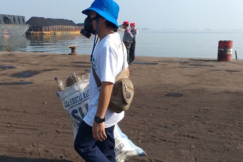 Sampah Mengancam, Pengelola Pelabuhan KCN Marunda Ikut Terlibat Bersihkan Laut