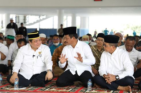 Lawatan ke Kota Batam, Menko Airlangga Disambut Tepuk Tepung Tawar