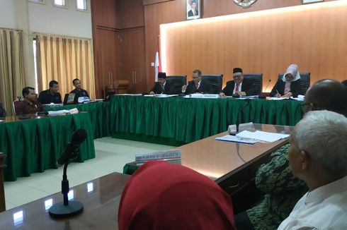 Bertemu dengan Timses Prabowo-Sandi, Ketua KPU di Pariaman Disidang