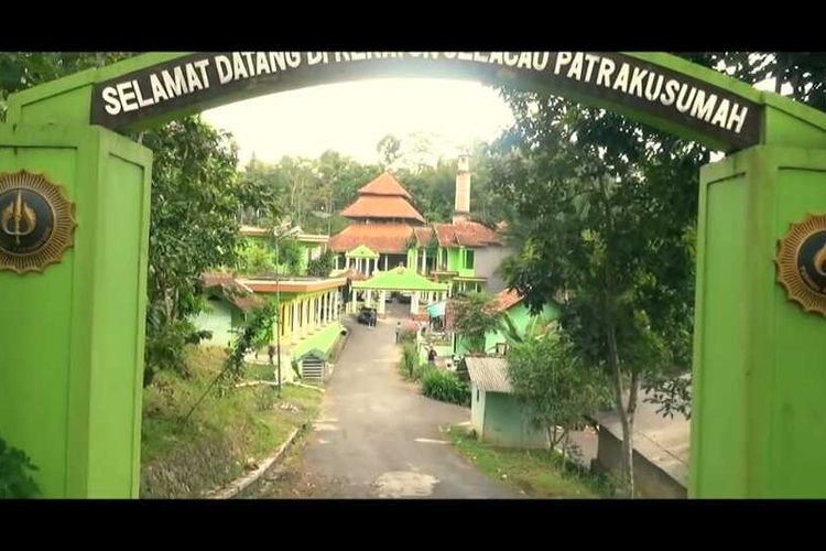 Foto-foto keberadaan Kesultanan Selaco alias Selacau Tunggul Rahayu di Parung Ponten Kabupaten Tasikmalaya.