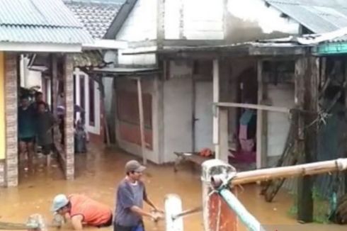 Banjir Menerjang 3 Kampung di Cianjur 