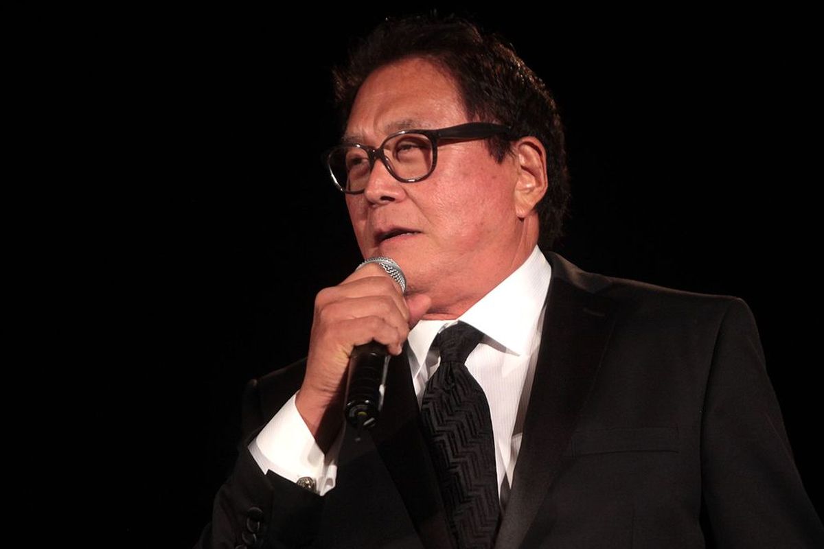 Robert Kiyosaki Prediksi Harga Perak Tembus 200 Dollar AS pada 2026