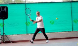 Meriahkan Turnamen “Gila-Gila Tenis”, Zulhas Ajak Masyarakat Aktif Berolahraga