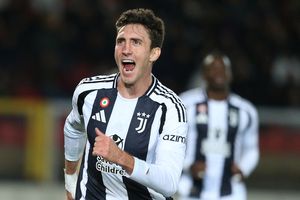 Demi Aturan UEFA, Como 1907 Bidik Bek Juventus Andrea Cambiaso