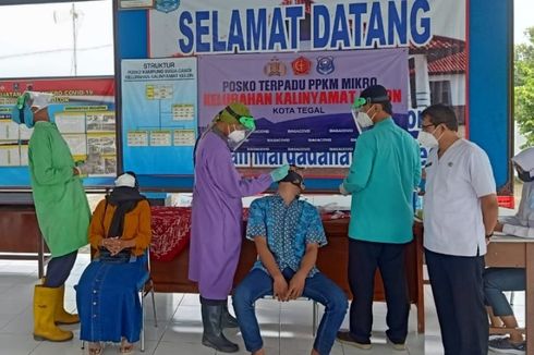 Pengusaha Warteg yang Mudik Diperiksa dengan Rapid Test Antigen