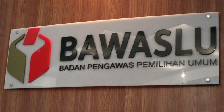 Logo Badan Pengawas Pemilu (Bawaslu) RI, di gedung Bawaslu RI, Jalan MH Thamrin, Jakarta Pusat, Rabu (1/11/2017).