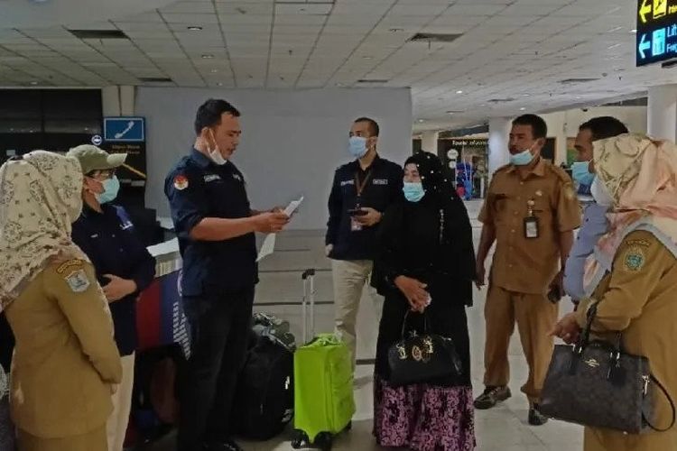 Remaja 12 tahun asal Sumut telantar di Malaysia, dijemput keluarga di Bandara Kualanamu 