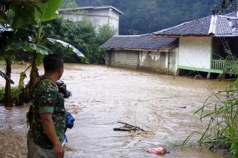 Tanggul Jebol di Cianjur Sebabkan Banjir di Permukiman dan Sawah