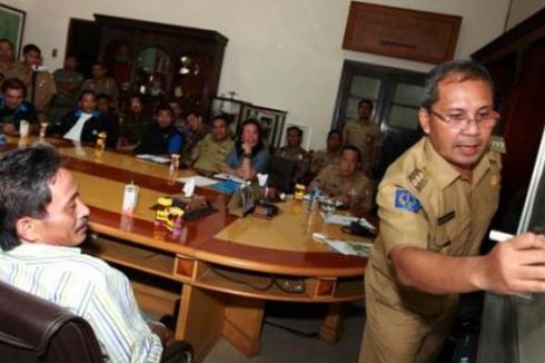 Wali Kota Makassar Kejutkan Semua Pejabatnya dengan Tes Urine Sebelum Rapat