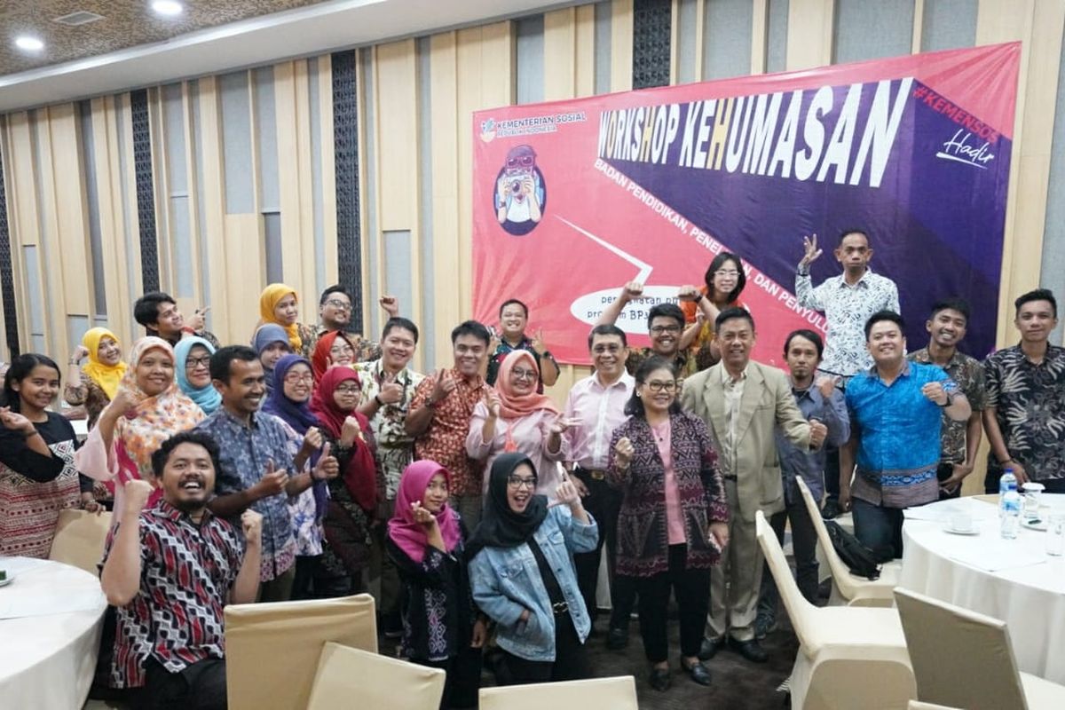 Foto bersama peserta worshop kehumasan BP3S dengan para narasumber pada Jumat, 28 Februari 2020.
