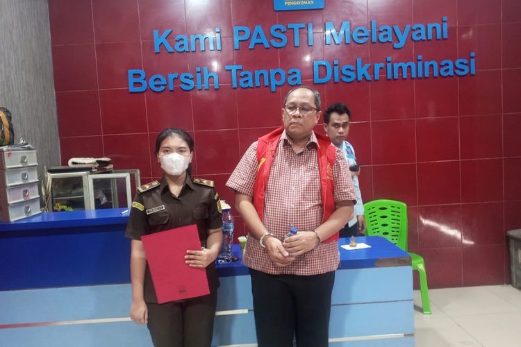 Kejari Medan menahan eks Kadinkes Deli Serdang karena kasus korupsi Rp725 juta