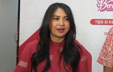 Artis Putri Titian ketika ditemui di kawasan Fatmawati, Jakarta Selatan setelah menjadi pembicara di sebuah talk show, Minggu (28/5/2023).