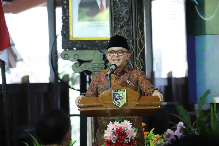 Menteri Pendayagunaan Aparatur Negara dan Reformasi Birokrasi (Menpan RB) Abdullah Azwar Anas dalam acara Sapa ASN di lingkungan Pemkab Demak, Jumat, (14/7/2023).
