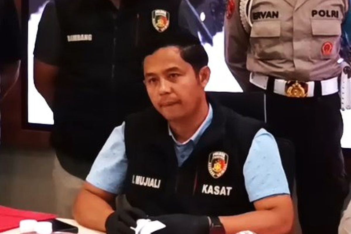 Kasat Reskrim Polres Ponorogo, AKP Imam Mujali. Polres Ponorogo memulangkan empat pemuda yang sempat dikira provokator dan sempat diamankan di Pos Lantas Dengok pada Senin (1/9/2025) jelang rencana aksi unjuk rasa di depan Gedung DPRD Ponorogo. 
