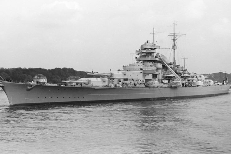 Kapal Bismarck milik Jerman.