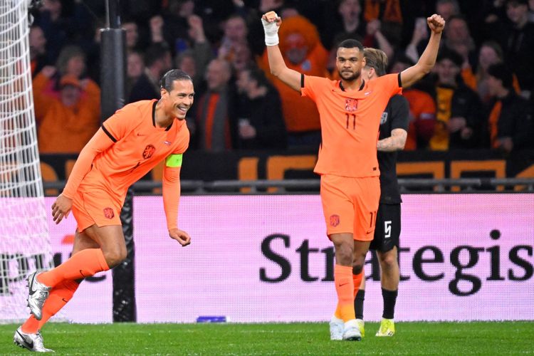 Kapten Timnas Belanda, Virgil van Dijk, merayakan gol pertama pada pertandingan FIFA Matchday 2026 Belanda vs Norwegia di Stadion Johan Cruyff Arena, Amsterdam, Sabtu (28/3/2026) dini hari WIB