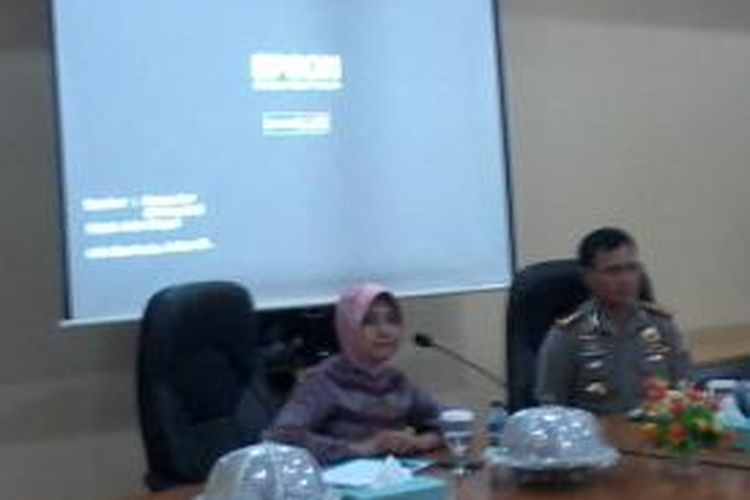 Salah satu komisioner Kompolnas, Hamidah Abdurrahman dan Kepala Polrestabes Makassar, Komisaris Besar (Kombes) Polisi Fery Abraham.