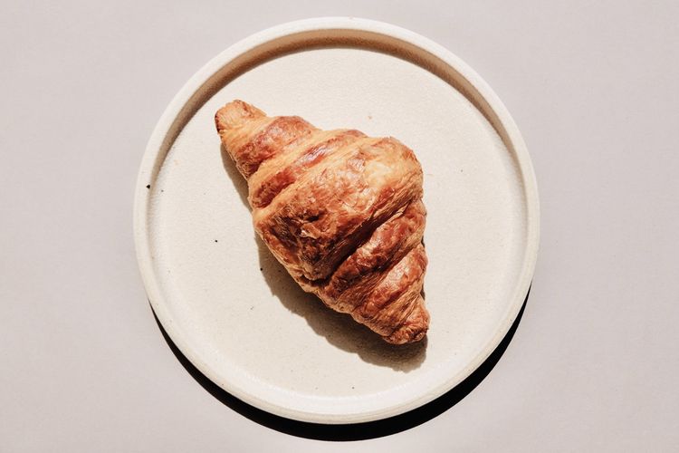 Croissant bisa menjadi camilan sempurna sebagai makanan pendamping kopi hitam.