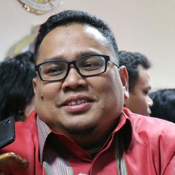 Anggota Badan Pengawas Pemilu (Bawaslu) RI, Rahmat Bagja ketika menyampaikan paparannya di Kantor Bawaslu RI, Jakarta, Senin (12/3/2018).