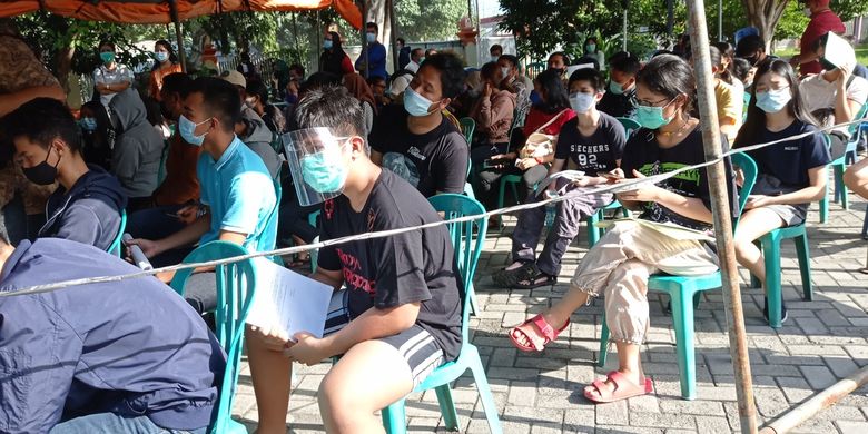 Pelaksanaan vaksinasi covid-19 untuk anak usia 12-17 tahun di RSUD Provinsi NTB, Jumat (2/7/2021).