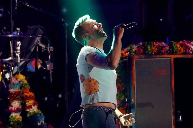 Coldplay akan tampil untuk pertama kalinya di Indonesia tahun ini.