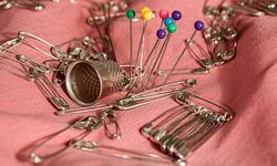 Benang Baju Tersangkut? Ini Cara Memperbaikinya Tanpa Merusak Kain