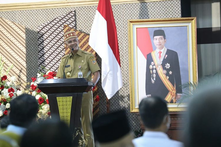 Gubernur Jawa Tengah Ganjar Pranowo saat halal bihalal virtual bersama seluruh jajaran, Senin (9/5/2022) 