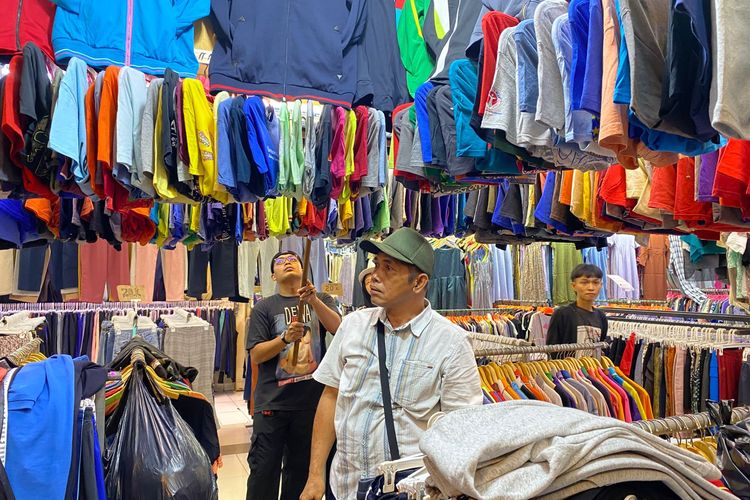 Thrifting di Pasar Senen Diganti Barang Lokal, Warga: Semoga Tidak Sepi Seperti Tanah Abang