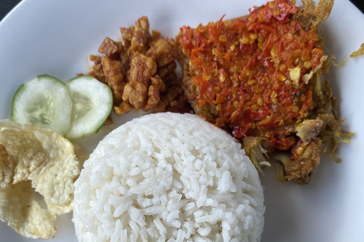 Ayam Gepuk Indonesia Makin Digemari di Malaysia, Apa yang Bikin Begitu Populer?