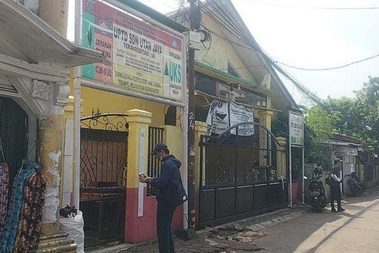 SDN Utan Jaya Depok Disegel, Siswa Terpaksa Belajar dari Rumah