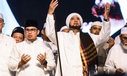 DIhadiri Habib Syech bin Abdul Qodir Assegaf, Tangsel Bersholawat Kirimkan Doa untuk Rakyat Palestina