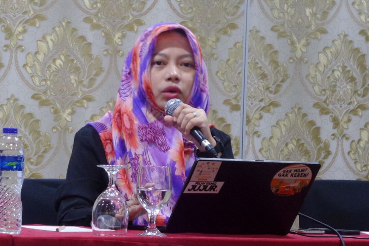 Direktur Eksekutif Perludem, Titi Anggraini dalam diskusi di Jakarta, Minggu (2/4/2017).