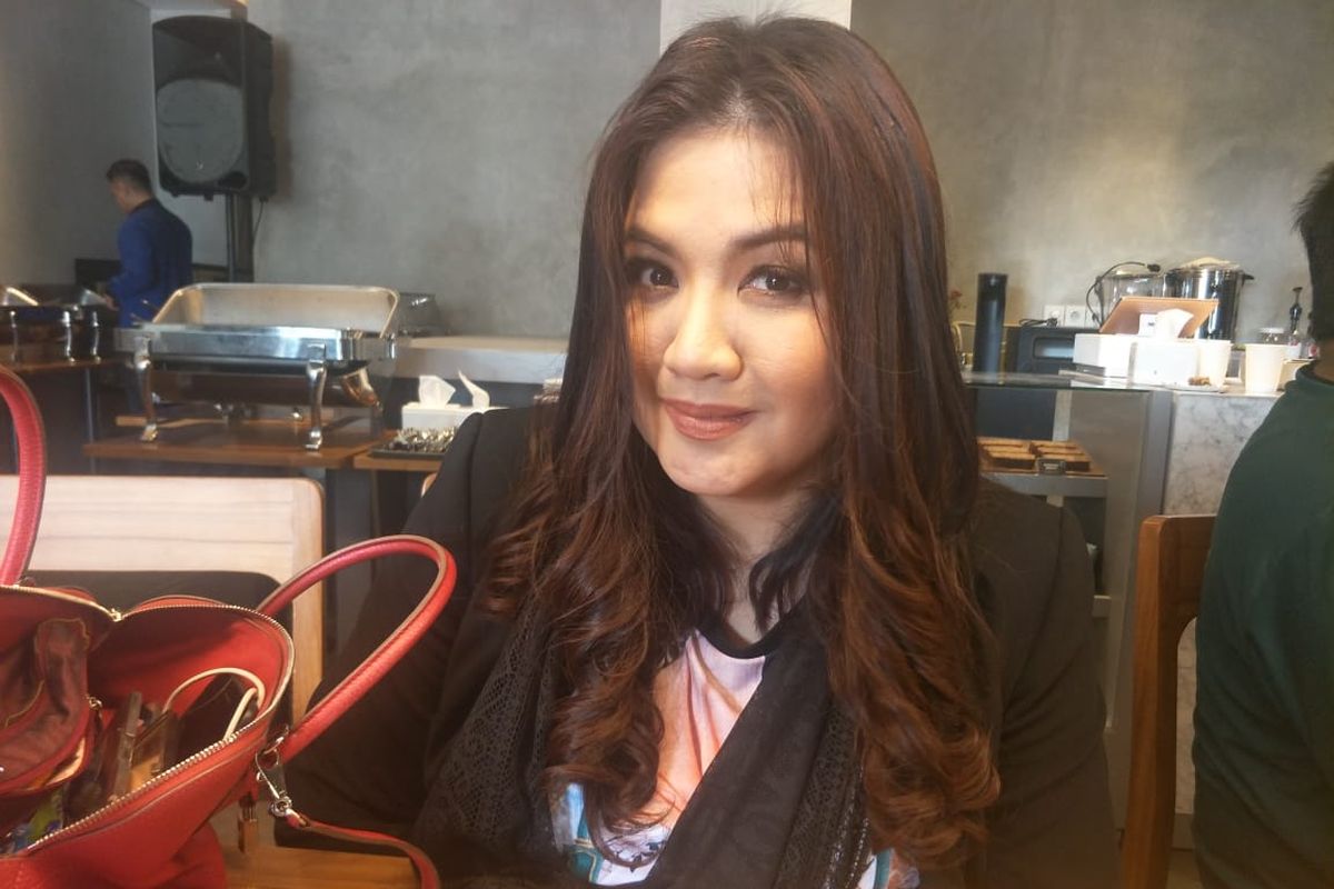 Cornelia Agatha saat ditemui usai jumpa pers peluncuran soundrack film Si Doel The Movie 2 berjudul Kepastian di kawasan Warung Buncit, Jakarta Selatan, Kamis (2/5/2019).