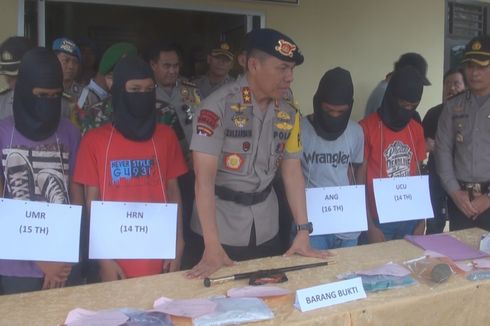 4 Pelaku Pelemparan Batu Bus Damri di Jalintim Palembang-Lampung Dibekuk Polisi