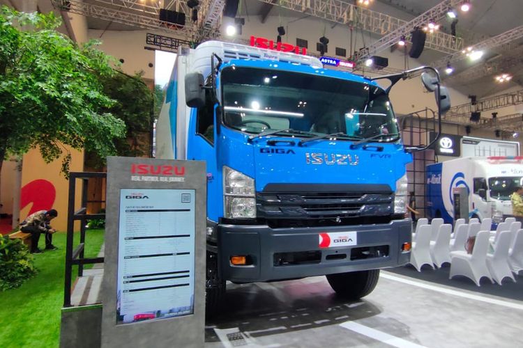 Isuzu Giga, truk heavy duty di GIIAS 2023.