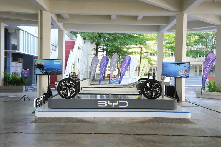 BYD mengembangkan e-Platform 3.0 sebagai platform kendaraan listrik generasi baru yang dirancang khusus untuk mobil listrik.