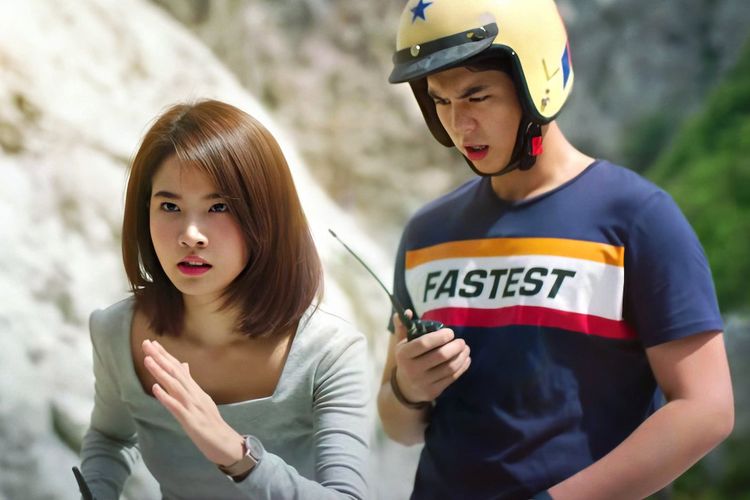 Pachara Chirathivat dan Sananthachat Thanapatpisal dalam film Bikeman 2