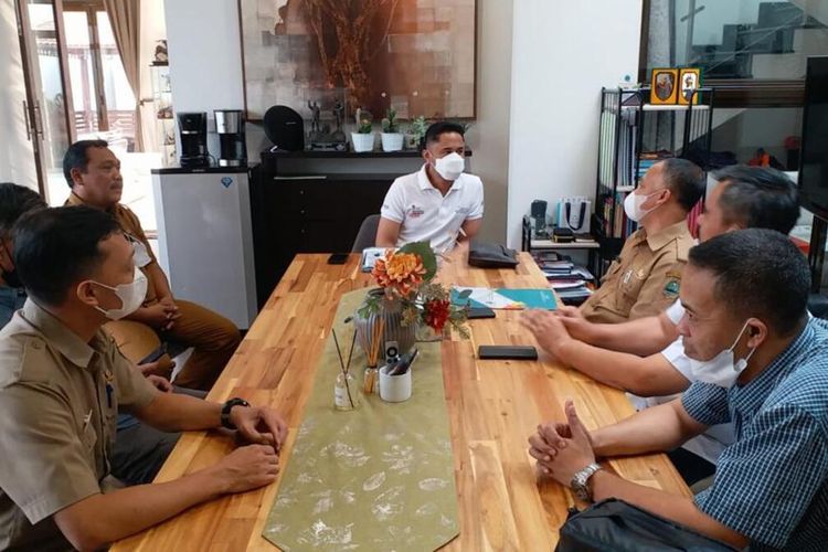 Plt Bupati Bandung Barat Hengky Kurniawan menggelar rapat persiapan Pekan Olahraga Provinsi Jawa Barat Tahun 2022.
