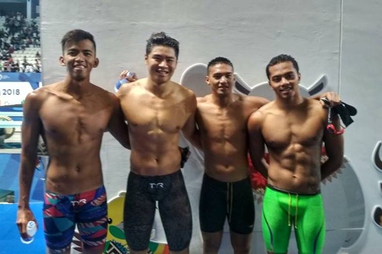 Tim estafet Indonesia: Triady Fauzi Sidiq, Glenn Victor, Gagarin Nathaniel, Gde Siman Sudartawa 