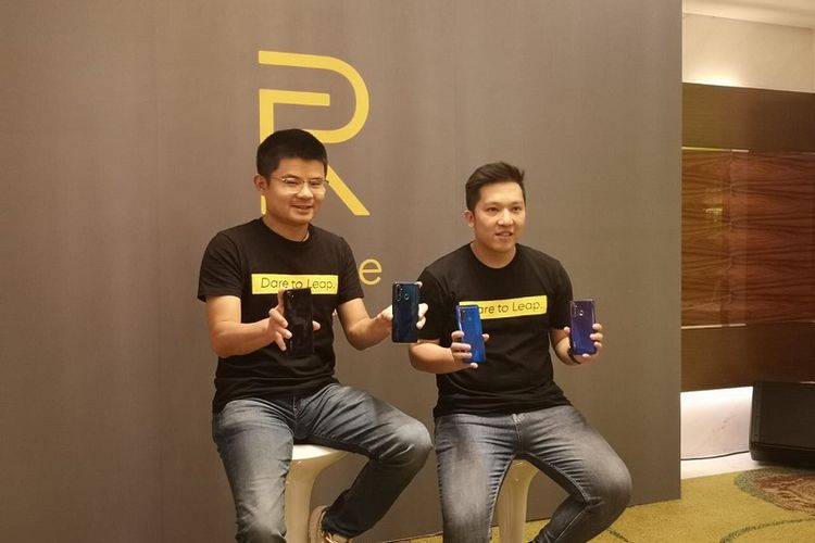 Josef Wang, Marketing Director Realme Asia Tenggara (kiri) dan Felix Christian, Product Manager Realme Indonesia (kanan).