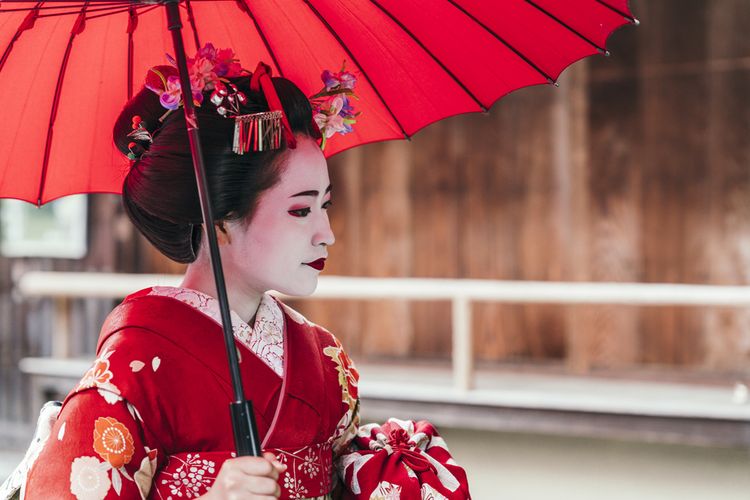 Ilustrasi maiko di Gion, Kyoto.