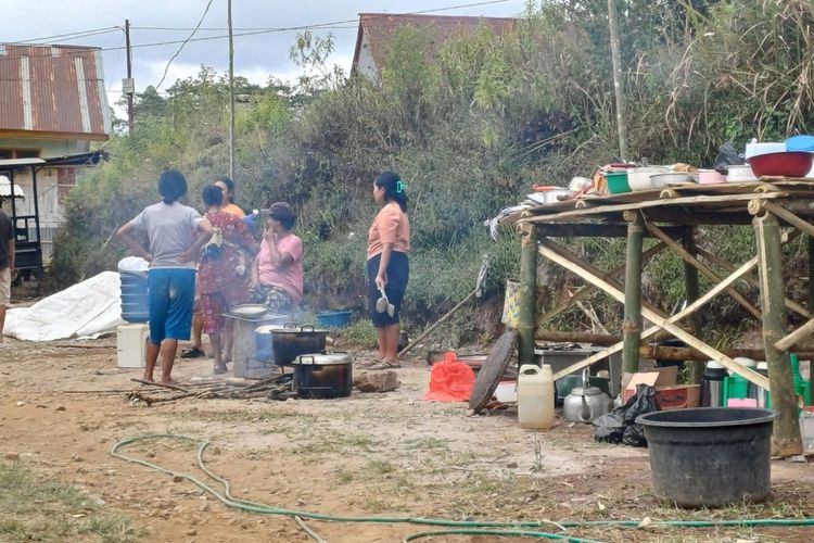 Warga Manggarai Korban Gempa NTT Kekurangan Tenda, Matras dan Selimut
