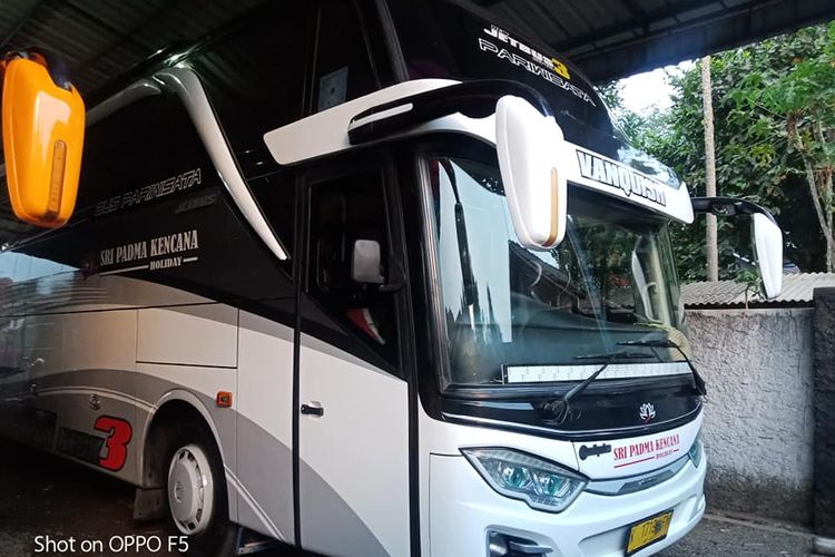 Bus Pariwisata Sri Padma Kencana