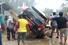 Protes Jalan Rusak, Warga Nyaris Gulingkan Mobil Dinas yang Melintas