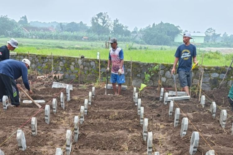 Kisah Tim Pemindah Makam Asal Semarang: Menggali Manual, Sehari Pernah 100 Jenazah