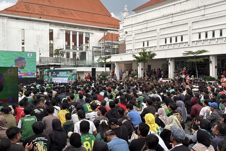 Persebaya Vs Arema FC, Ratusan Bonek Gelar Nobar di Balai Kota Surabaya