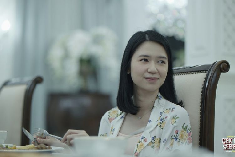 Laura Basuki berperan sebagai Natalie dalam film Cek Toko Sebelah 2. (DOK. Starvision). 