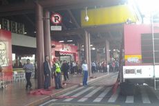 Proses Pemadaman Masih Berlangsung di KFC Terminal 2F Soekarno-Hatta